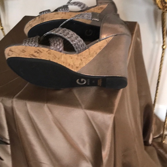 Guess Pewter LL SZ 11 - Picture 7 of 7